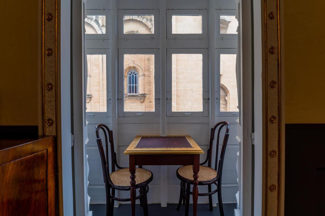 Monreal Boutique Townhouse - R024Rm6 Hotel Паола Екстериор снимка