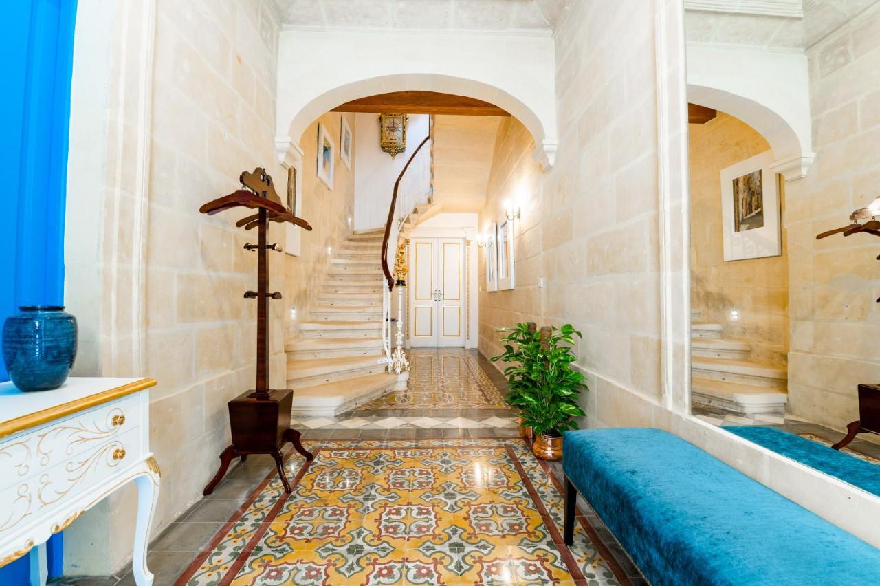 Monreal Boutique Townhouse - R024Rm6 Hotel Паола Екстериор снимка
